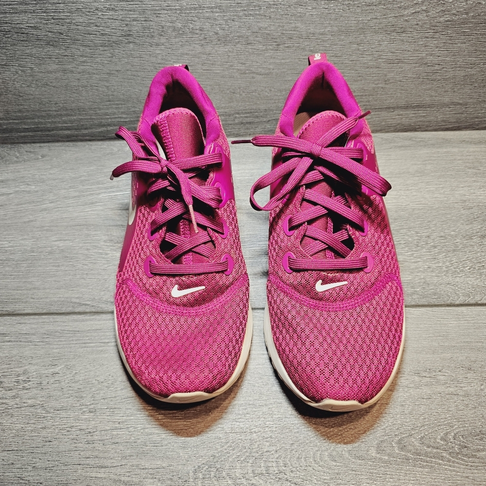 NIKE Legend React Running Shoes Womens 11. RED Crush Phantom